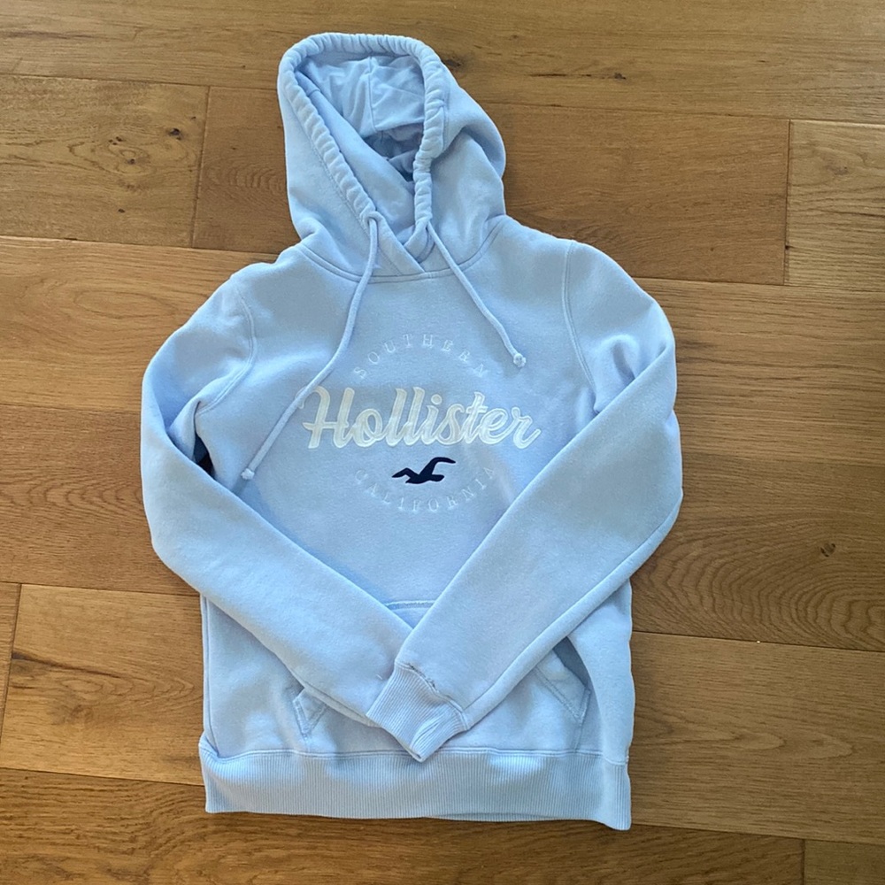 hollister light blue sweatshirt
